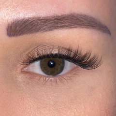 NEUSET LA KOKOSHSTYLE ,MITLLERE WIMPERNEXTENSIONS MIT KLEBER