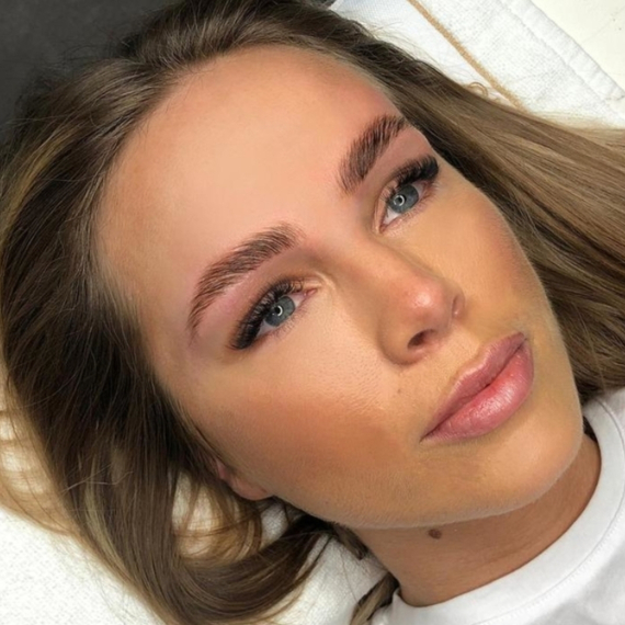 BROWLIFTING OHNE FARBE