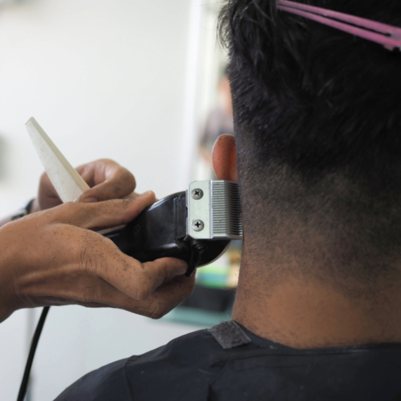 HAARSCHNITT FÜR MÄNNER